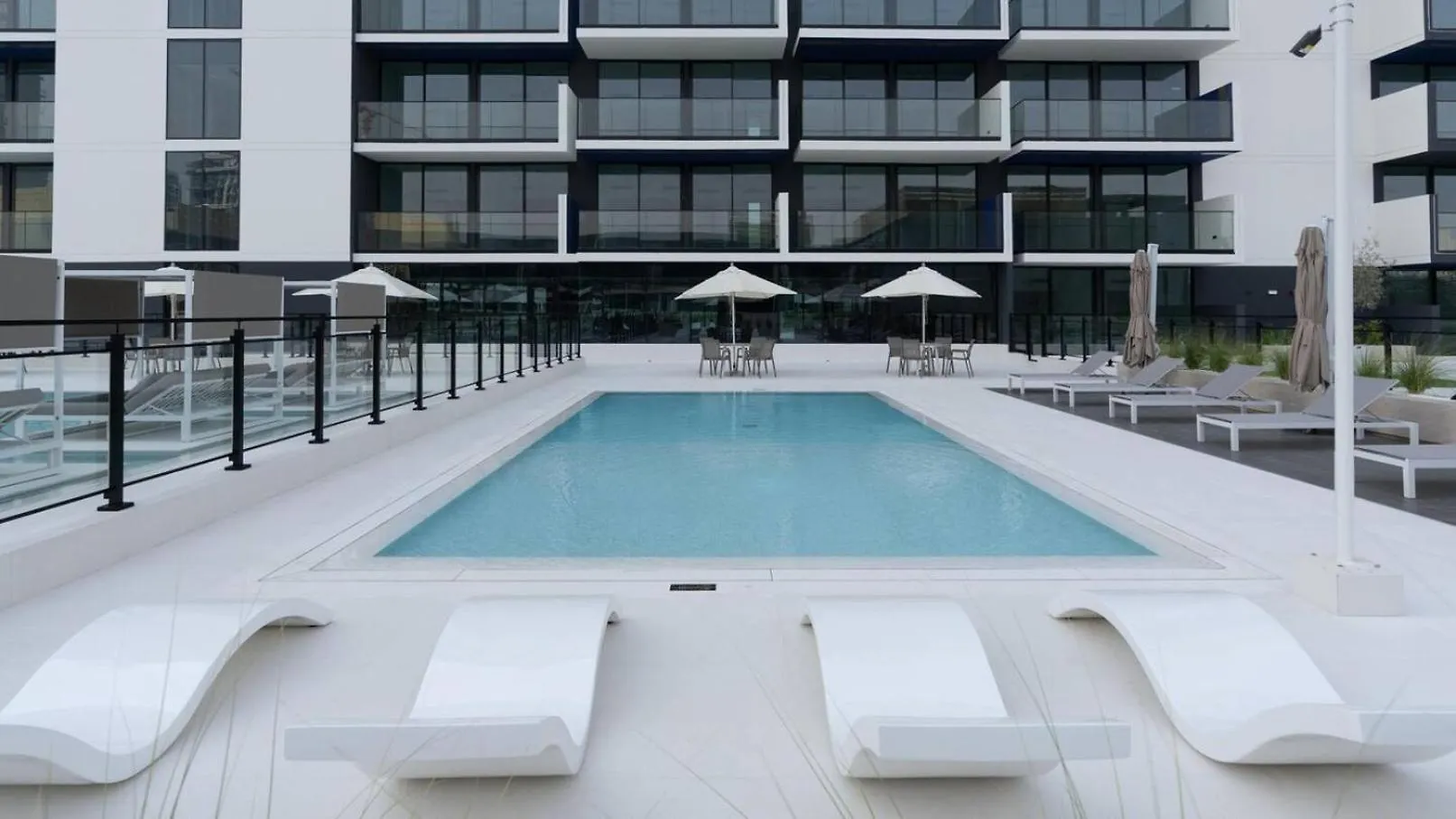 Serene 1-Bedroom Apartment With Pool View In Jvc Dubai 0*,